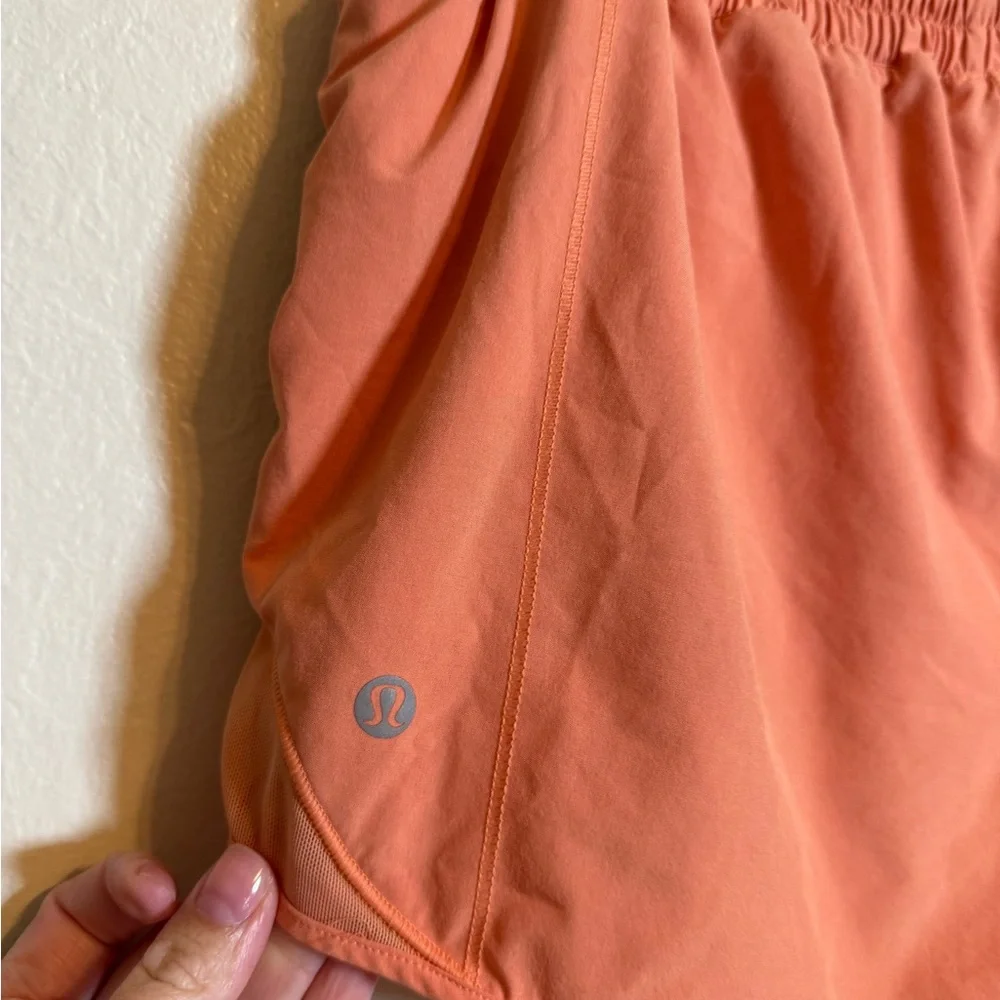 Lululemon Hotty Hot Low-Rise‎ Lined Short 2.5